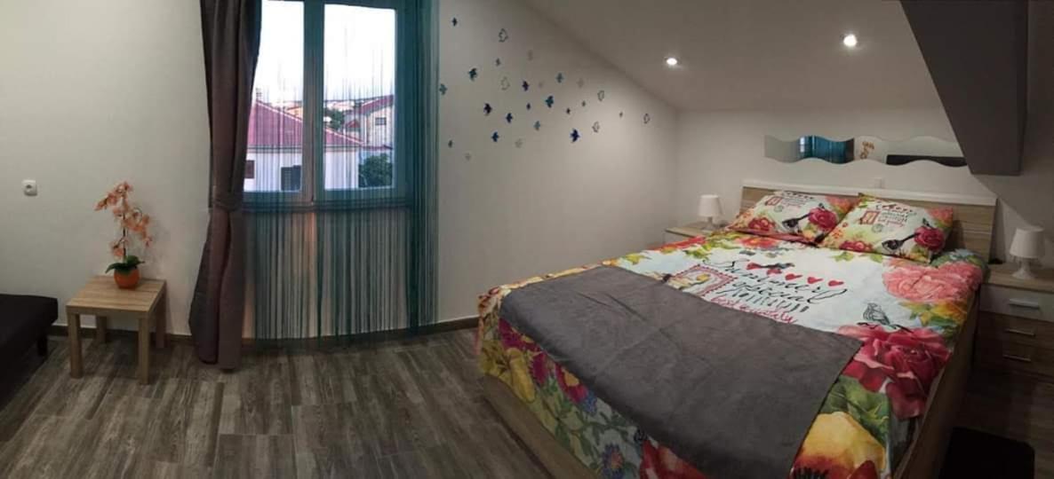 Apartmani Villa Anna Ražanac Buitenkant foto